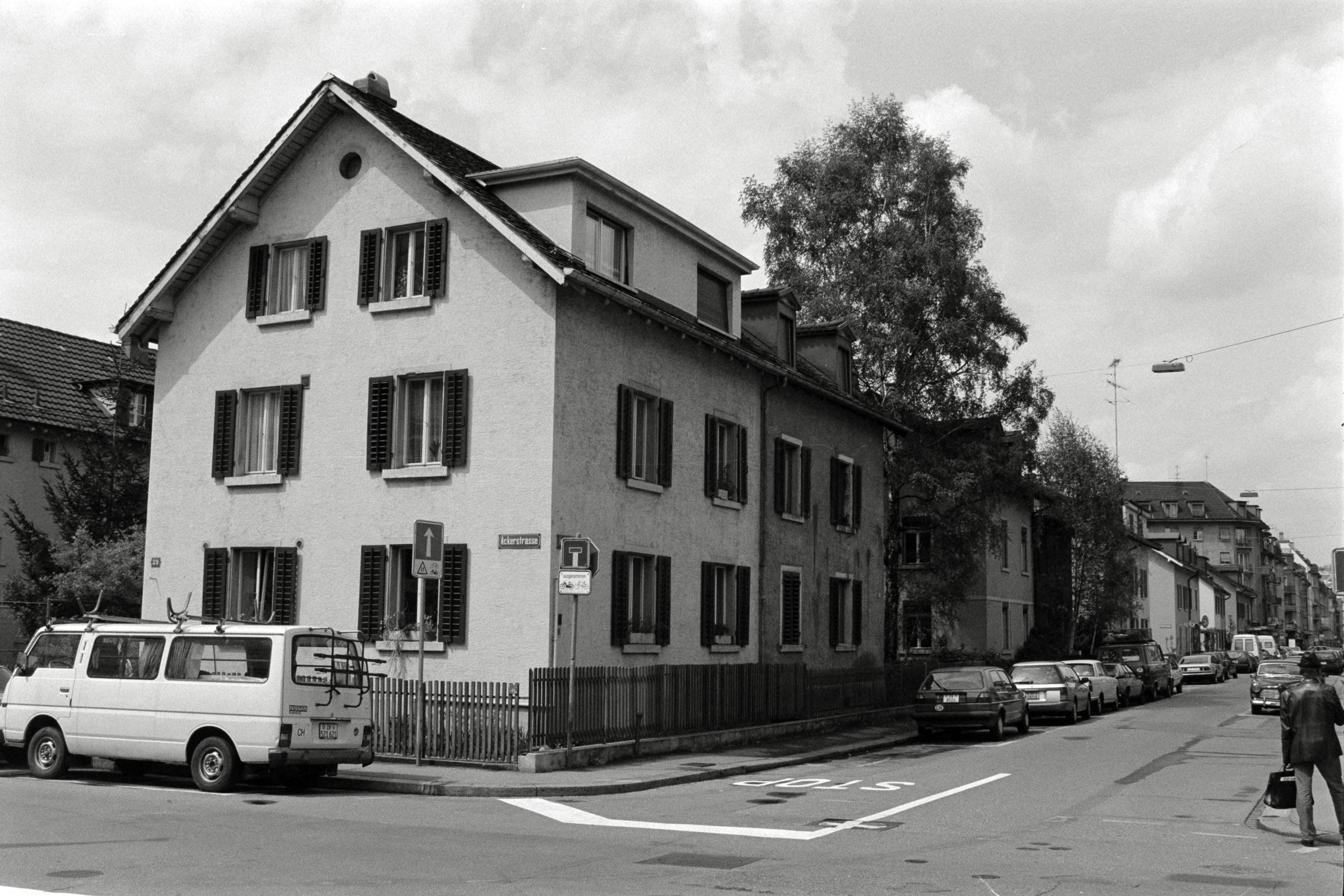 AHP F1992 04 002 sc250507 img13 NLP